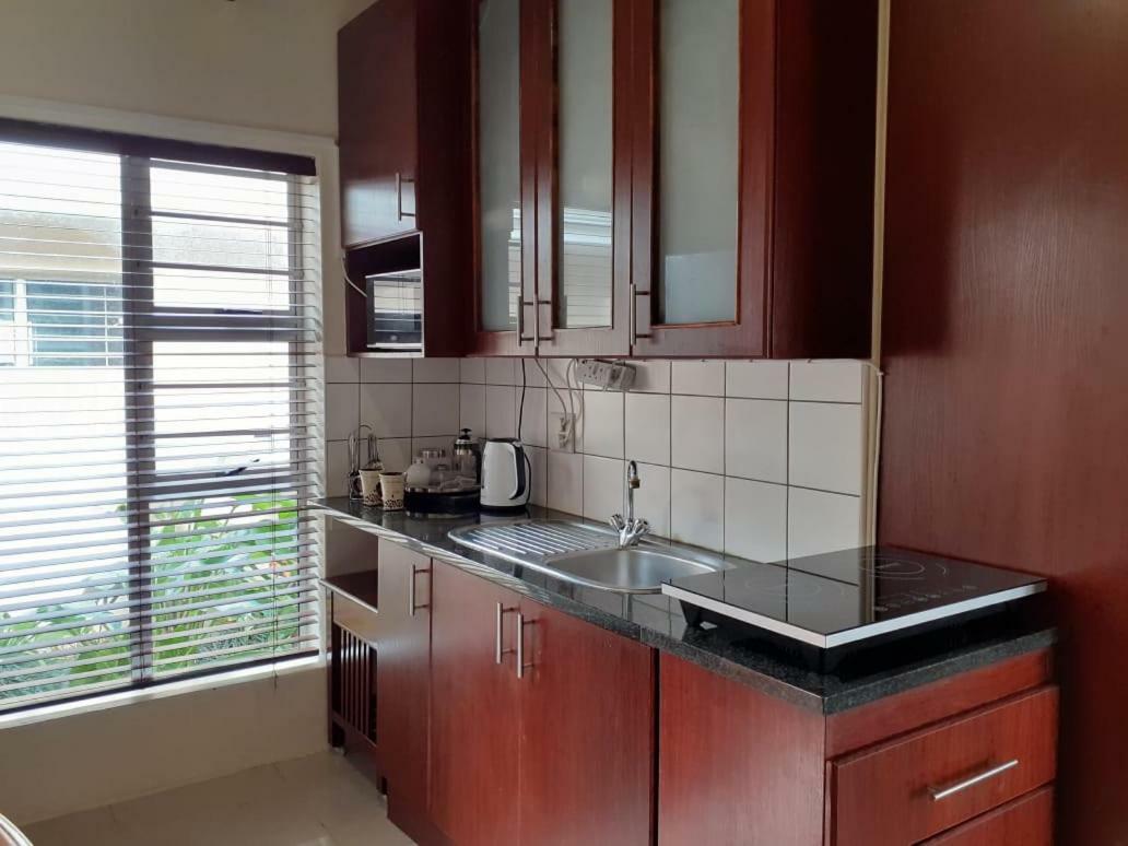 Summerstrand Self Catering For Two بورت اليزابيث المظهر الخارجي الصورة