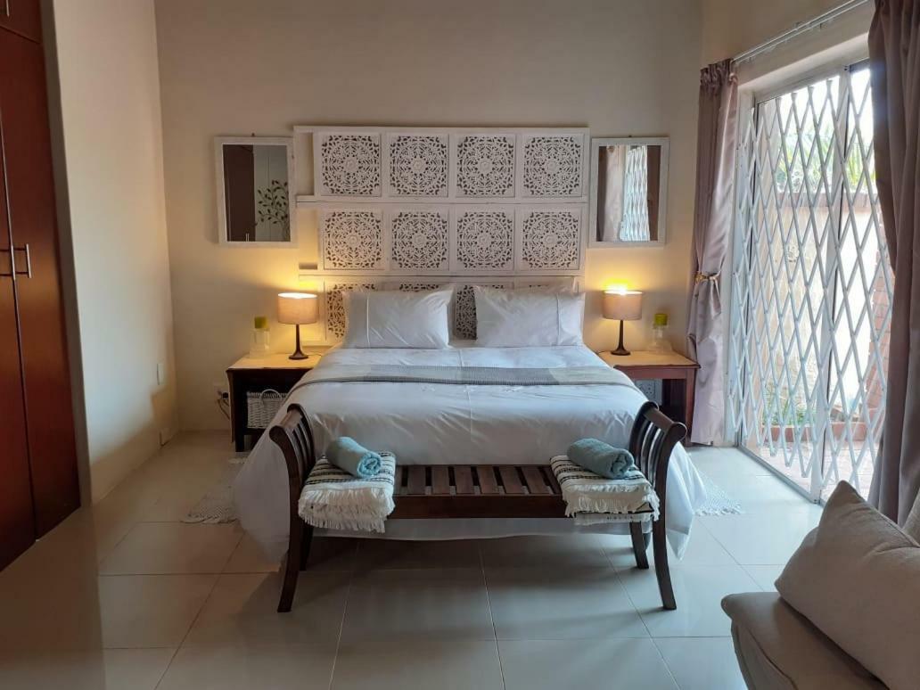 Summerstrand Self Catering For Two بورت اليزابيث المظهر الخارجي الصورة